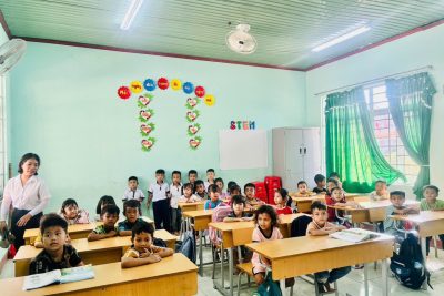 Hoạt động trải nghiệm thăm Đài tượng niệm các anh hùng liệt sĩ và thăm trường Tểu học Ea Súp năm học 2024 – 2025 của các cháu 5 – 6 tuổi trường MN Hoa Mai